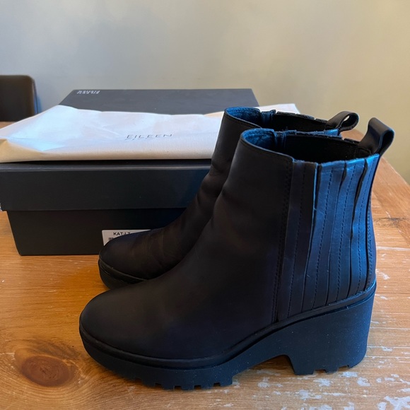 Eileen Fisher ankle boots in leather - Picture 7 of 7
